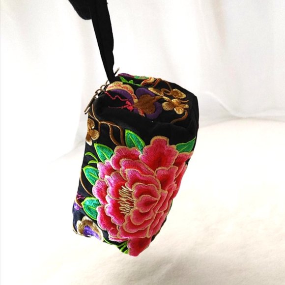 Embroidery Rabbits Floral Fabric Wristlet Pouch Black Brown Red 3-Layer Zippers - Picture 6 of 13